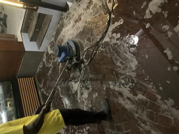Restaurant Cleaning · Photo 1