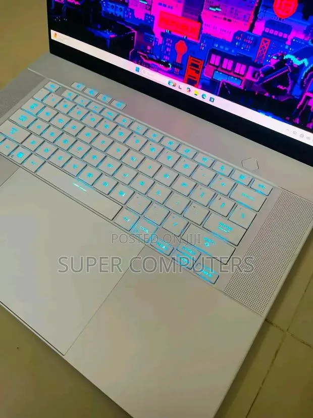 New Laptop Asus ROG Zephyrus G16 16GB Intel Core Ultra 9 SSD 512GB · Photo 1