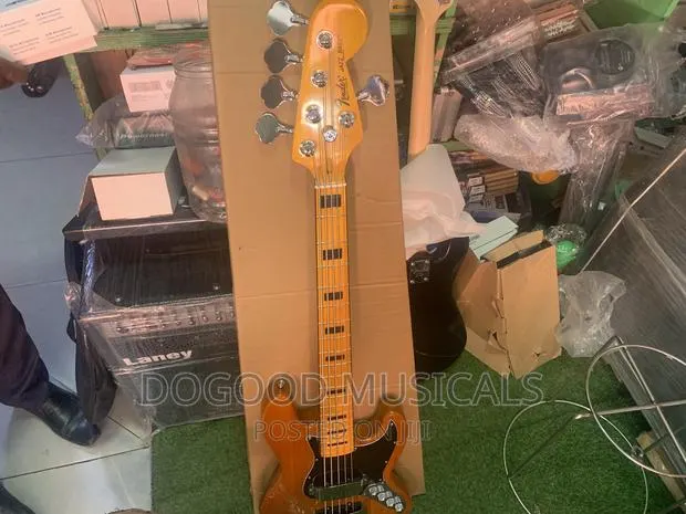 Fender Jazz Bass Guitar · Photo 1