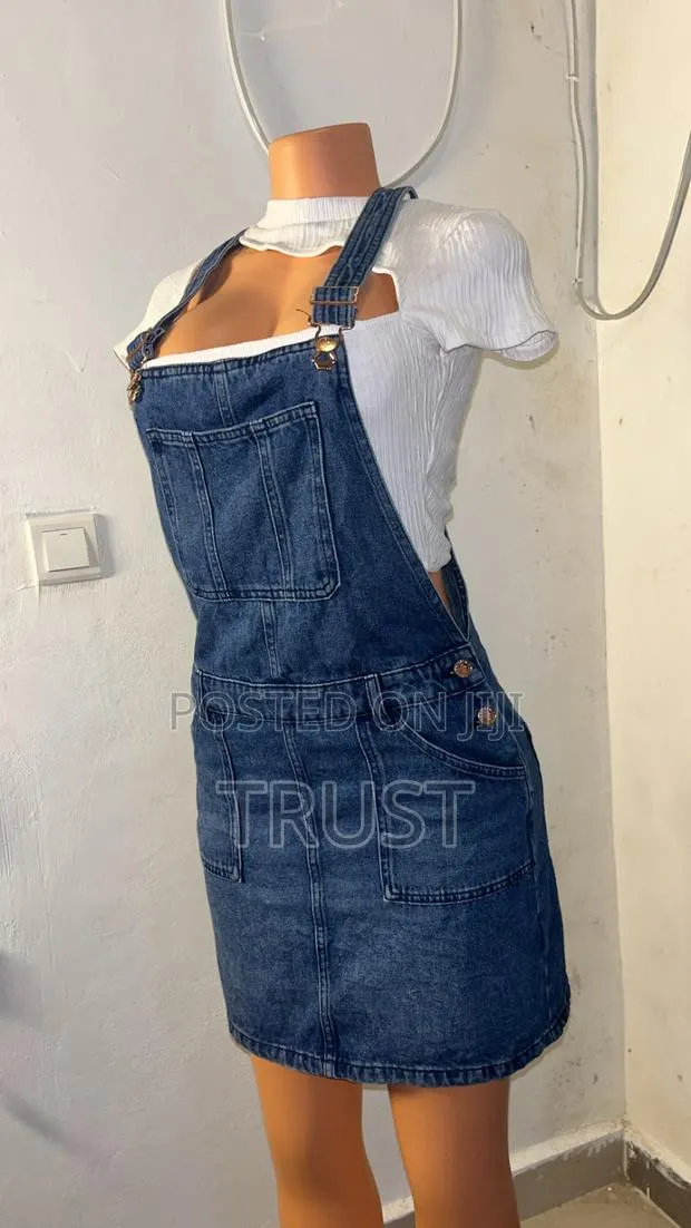 Carwash and Crop Top · Photo 1