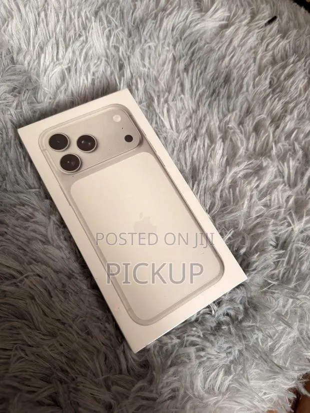 New Apple iPhone 17 Pro Max 1 TB Silver · Photo 1