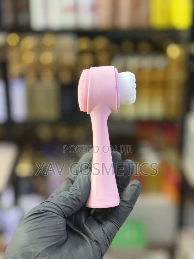 Facial Cleansing Brush · Photo 1