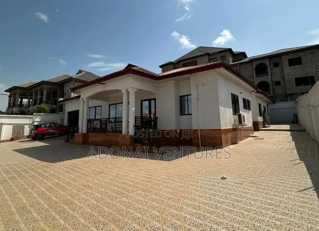 5bdrm House in Tech Domeabra, Kumasi Metropolitan for sale · Photo 1