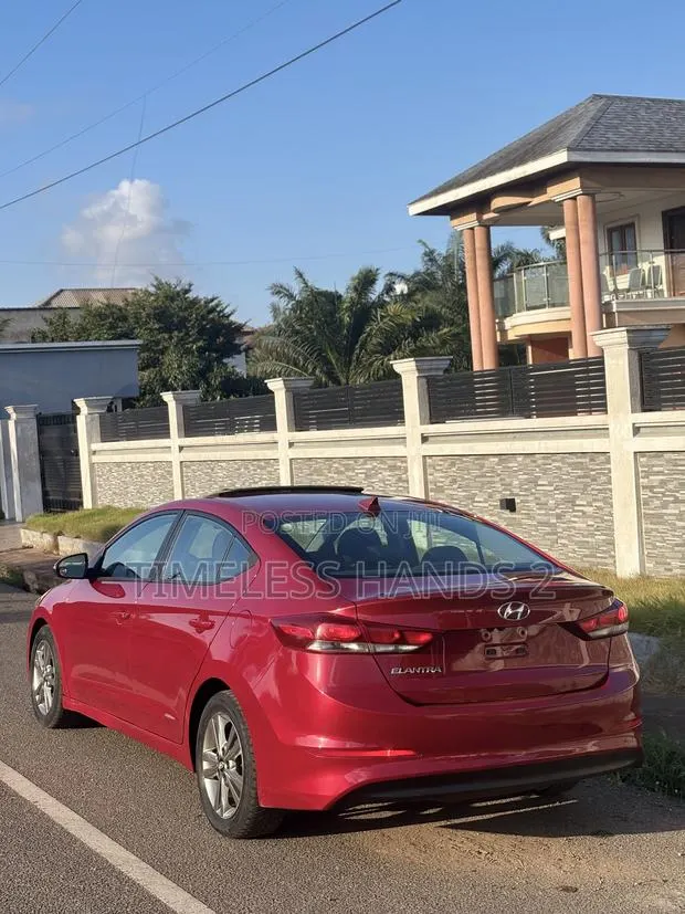 Hyundai Elantra SE 2018 Red · Photo 1