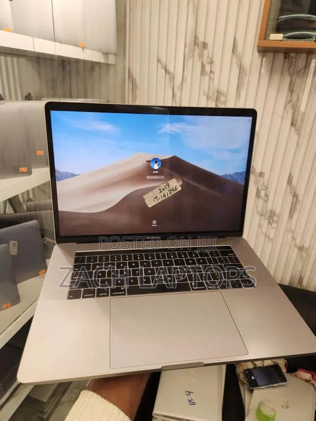 Laptop Apple MacBook Pro 2019 16GB Intel Core i7 SSD 256GB · Photo 1