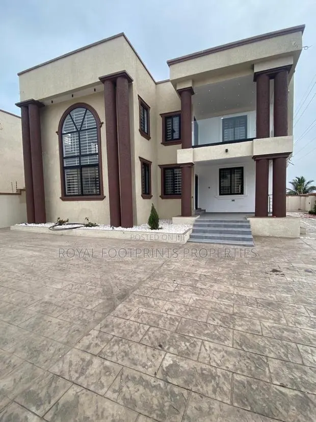 4bdrm House in Royal Footprints, Lake Side Estate for sale · Photo 1