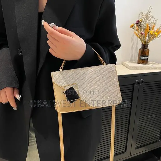 Retro Fashion Ladies Handbag · Photo 1
