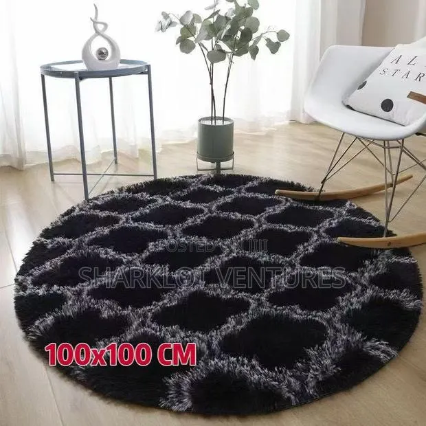 Round Center Fluffy Mat · Photo 1