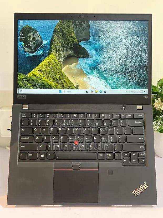 New Laptop Lenovo ThinkPad T490s 16GB Intel Core i5 SSD 256GB · Photo 1