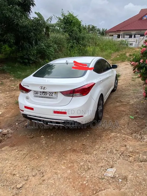 Hyundai Elantra Limited Sedan FWD (1.8L 4cyl 6A) 2016 White · Photo 1
