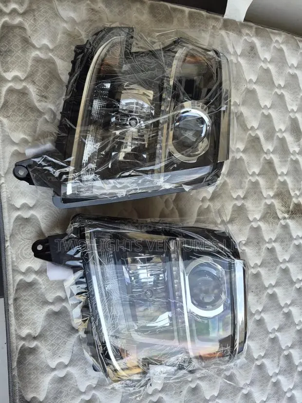 Headlights for Chey Tahoe or Suburban · Photo 1