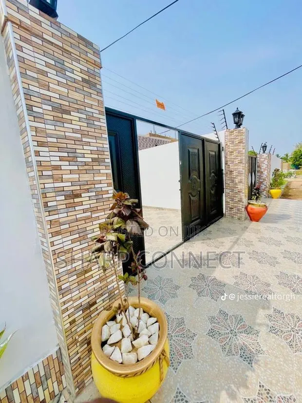 3bdrm House in Sharp-Connect, Adade for rent · Photo 1