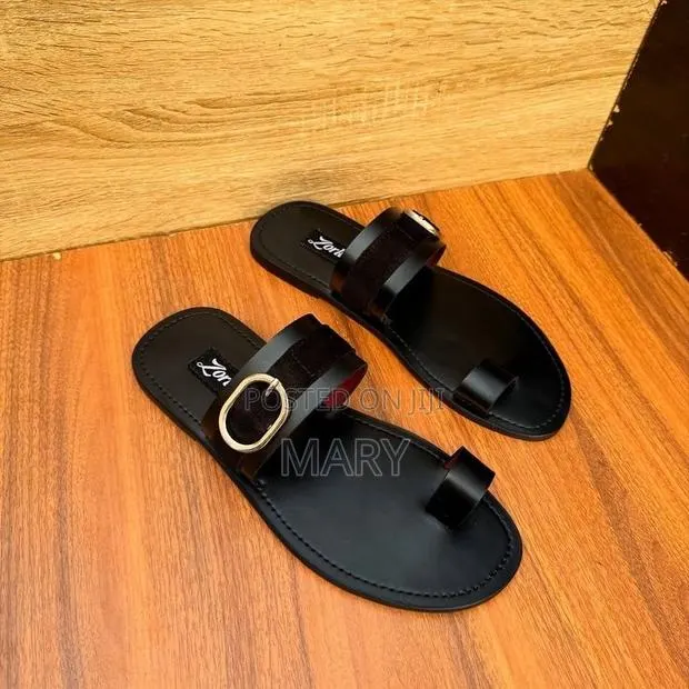 Trendy Black Leather Slipper · Photo 1