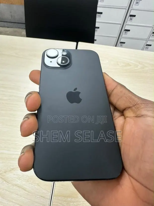 Apple iPhone 15 128 GB Black · Photo 1