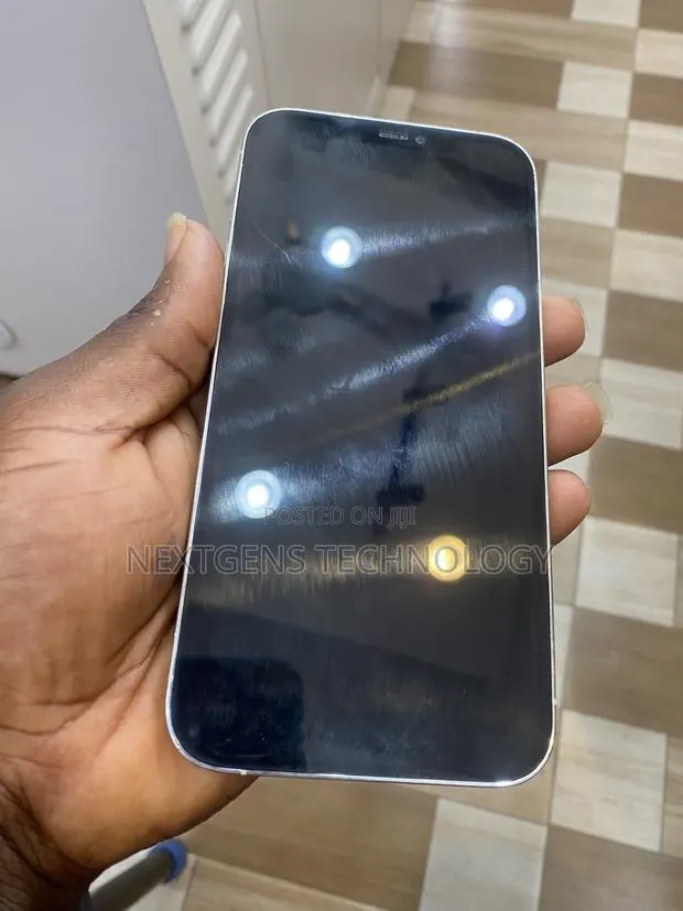 Apple iPhone 12 Pro Max 512 GB White · Photo 1
