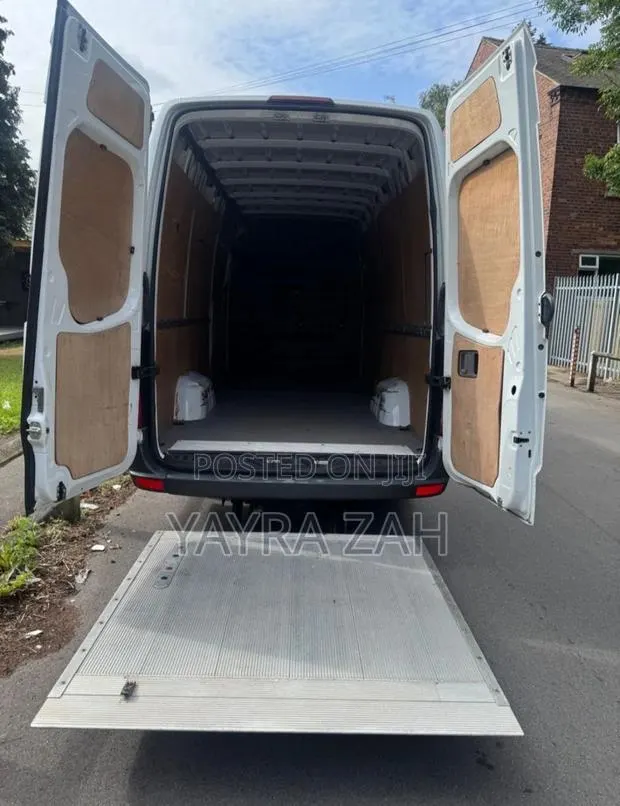 Mercedes-Benz Sprinter 2017 White · Photo 4