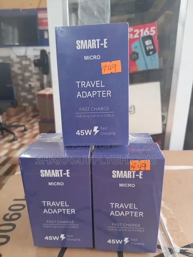 Smart-E Micro Travel Adapter · Photo 1