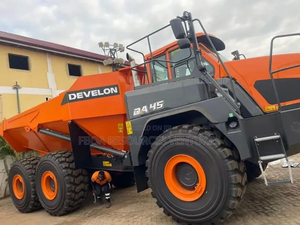 Develon Truck · Photo 1