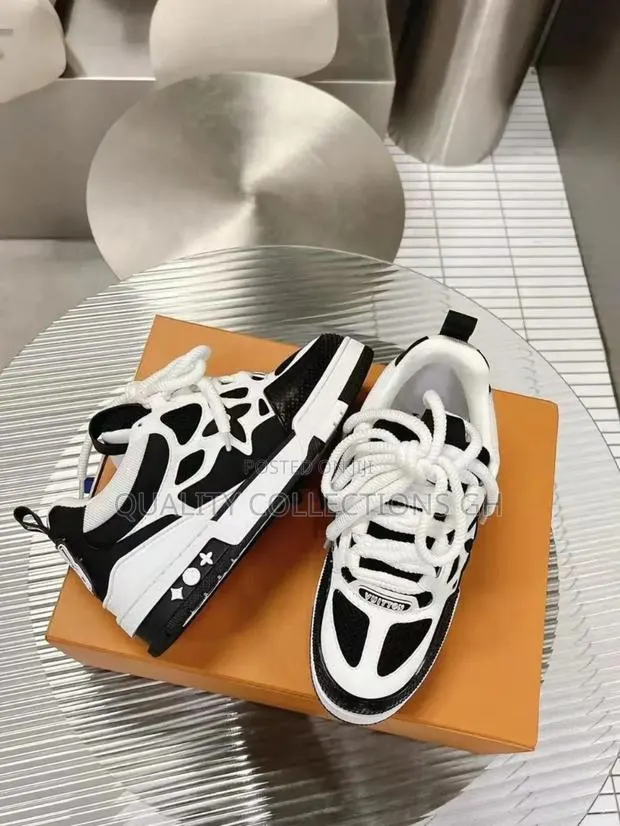 Louis Vuitton Blue and White · Photo 1