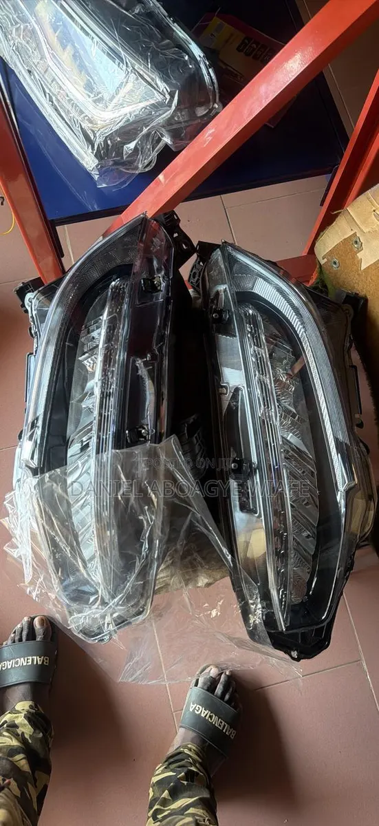 Honda Civic 2016-2022 Headlights (LED) · Photo 1