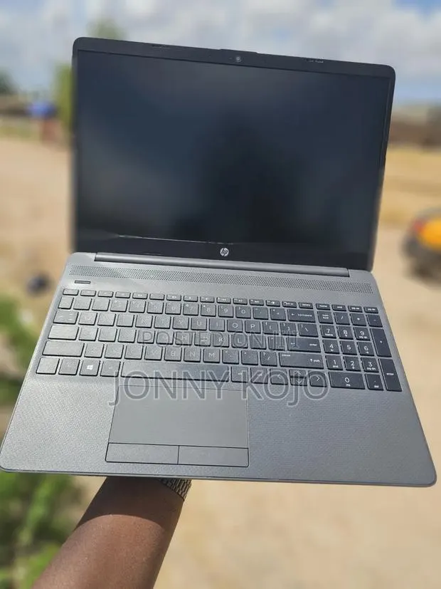 Laptop HP 250 G6 8GB Intel Core i7 SSD 256GB · Photo 1