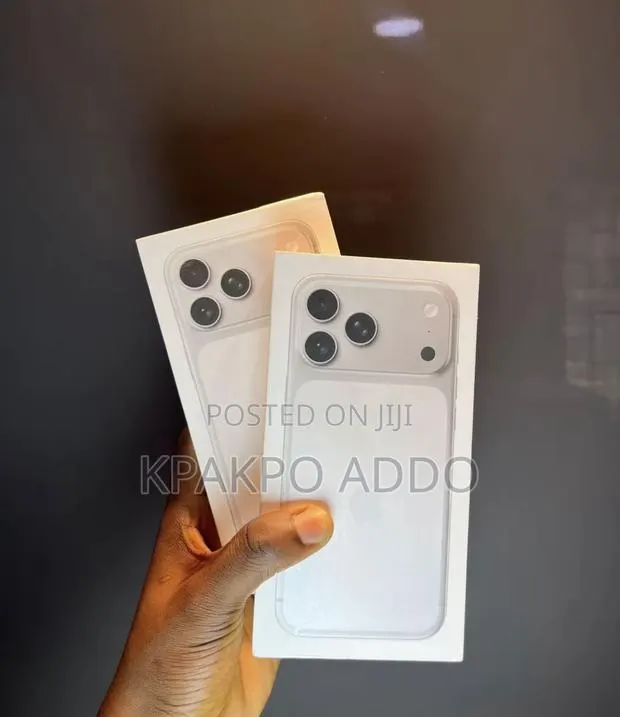 New Apple iPhone 17 Pro Max 512 GB Silver · Photo 1