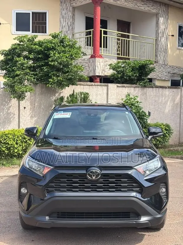 Toyota RAV4 2020 Black · Photo 1