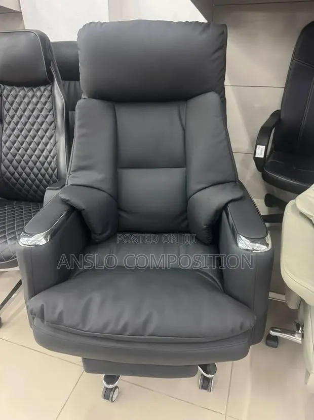 V I.P Executive Office Chair · Photo 1