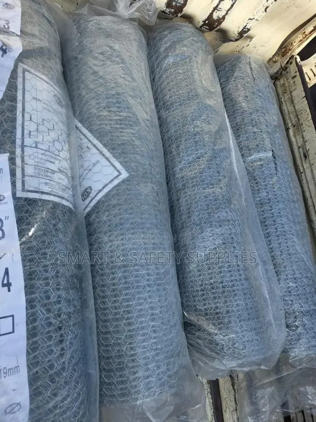 3/4 Chicken Mesh · Photo 1