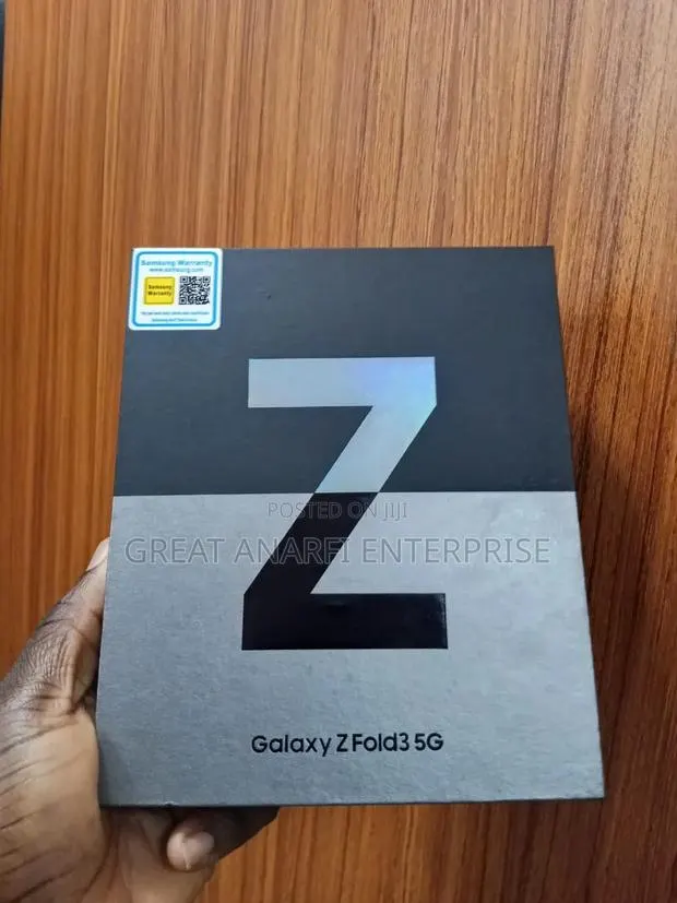 New Samsung Galaxy Z Fold 3 512 GB Black · Photo 1