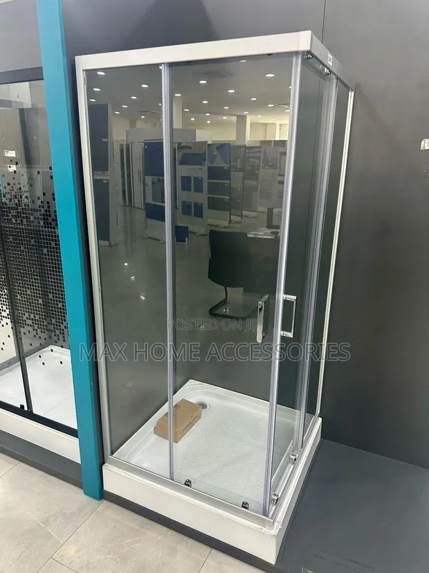 Square Designed Glass · Photo 1