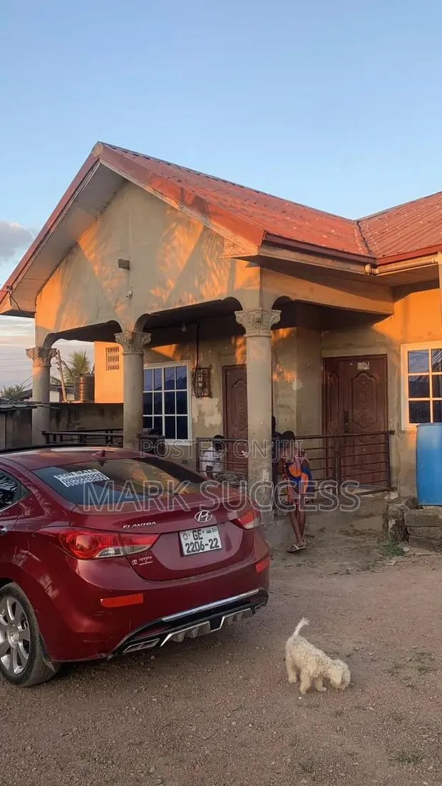 3bdrm House in Ngleshie Amanfro for sale · Photo 1