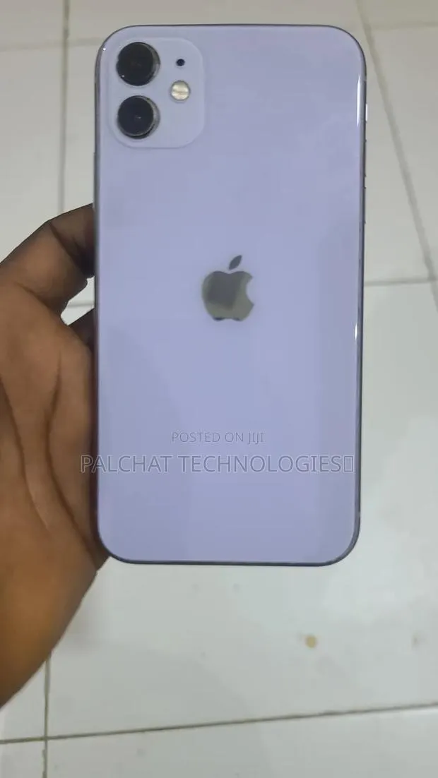 Apple iPhone 11 64 GB Gray · Photo 1