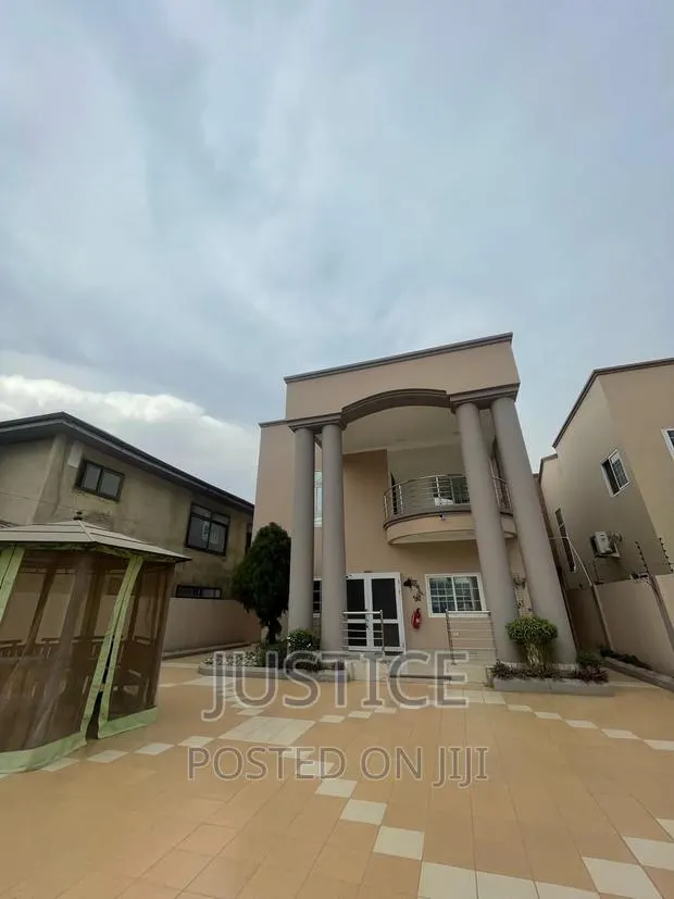 Furnished 4bdrm Duplex in East Legon for rent · Photo 1