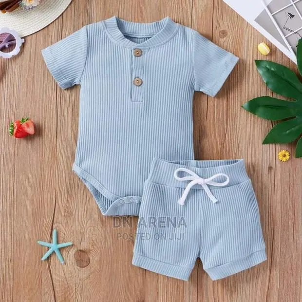Unisex Kids Outfits · Photo 1