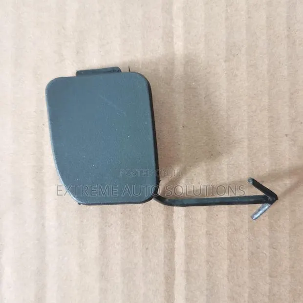 Honda Civic 2016-2019 Sedan Tow Hook Cover Rear Bumper · Photo 1