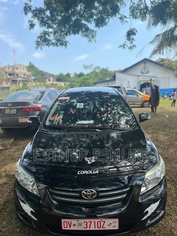 Toyota Corolla 2010 Black · Photo 1