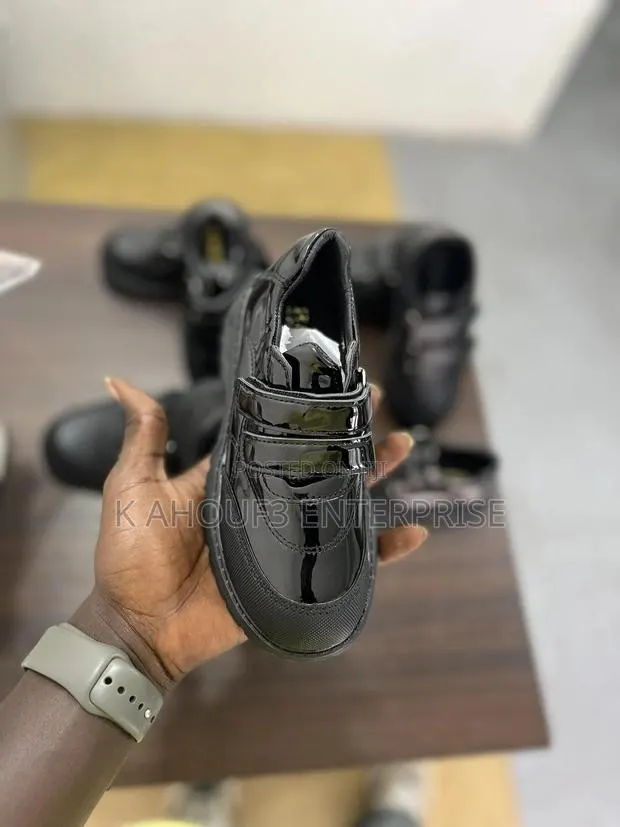 Kids Shoes Available · Photo 4