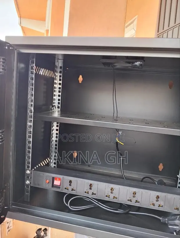 9u Network Rack Cabinet · Photo 1