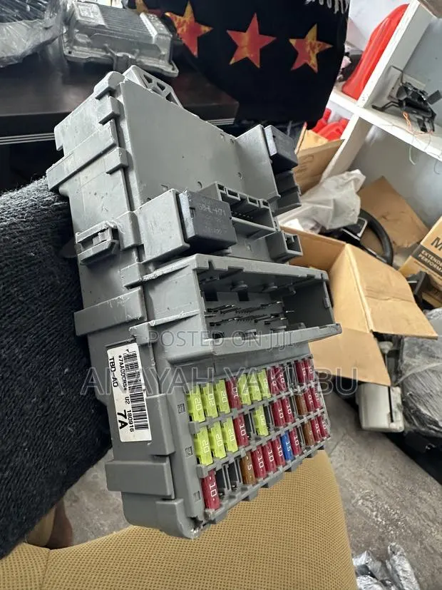 2016-21 Honda Civic Interior/Inside Fuse · Photo 1