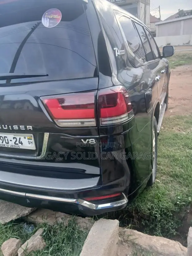 Toyota Land Cruiser 2022 Black · Photo 7