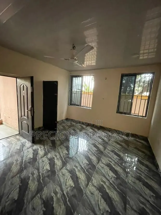 1bdrm Room & Parlour in Adenta Forster Home for rent · Photo 1