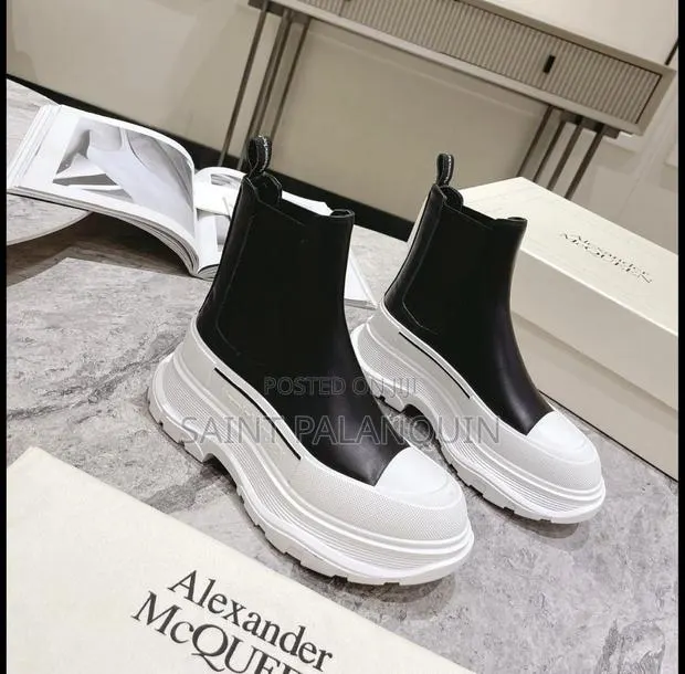 Alexander McQueen · Photo 1