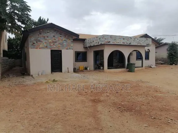 5bdrm House in Ofankor for sale · Photo 1