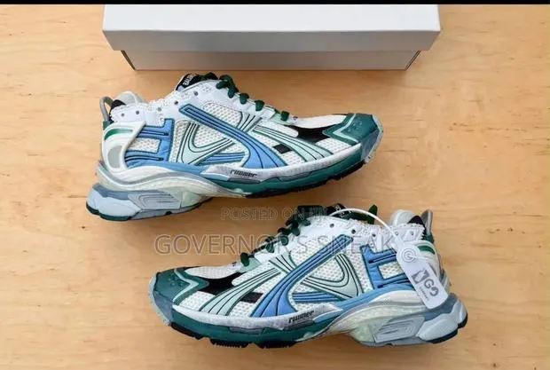 Balenciaga Runner · Photo 1