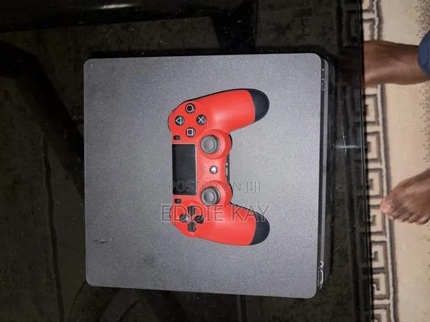 PS4 Console · Photo 1
