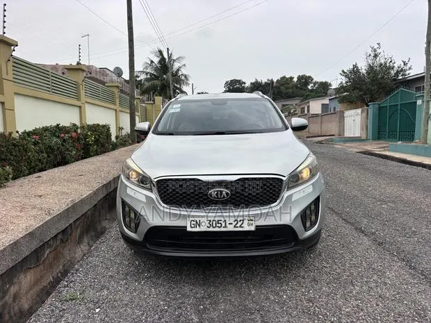 Kia Sorento 4dr SUV 2016 Silver · Photo 1