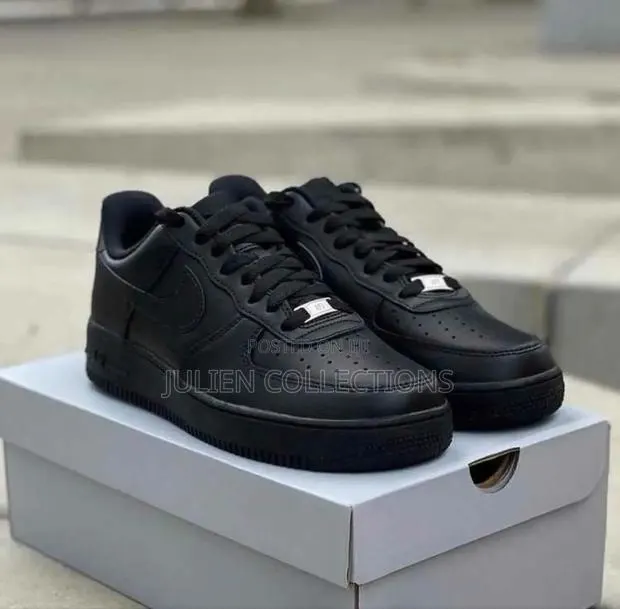 Original Nike Air Force 1 Black · Photo 1