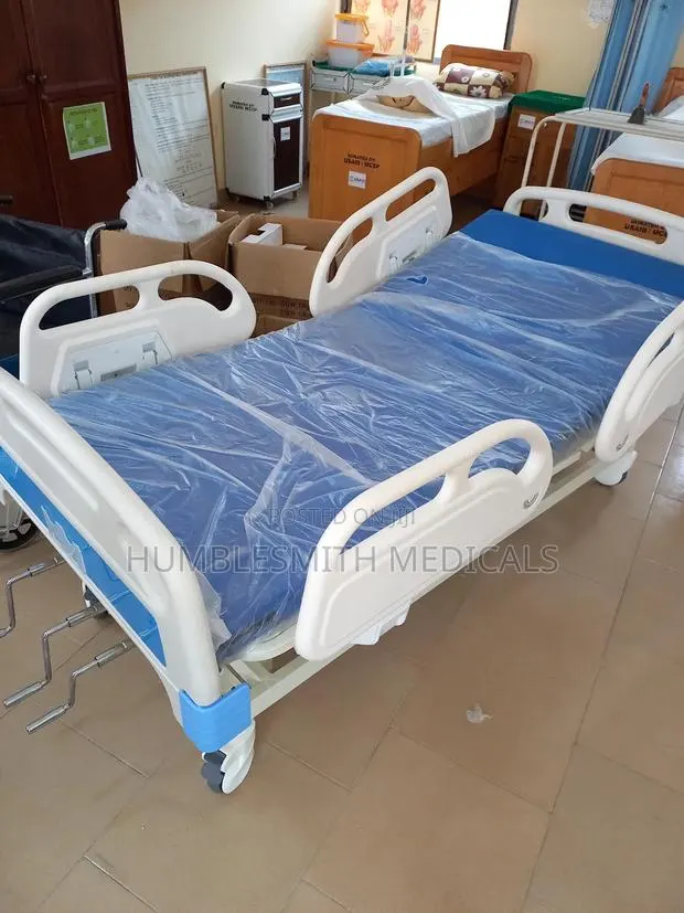Hospital Bed 3 Cranks (New Type) · Photo 1