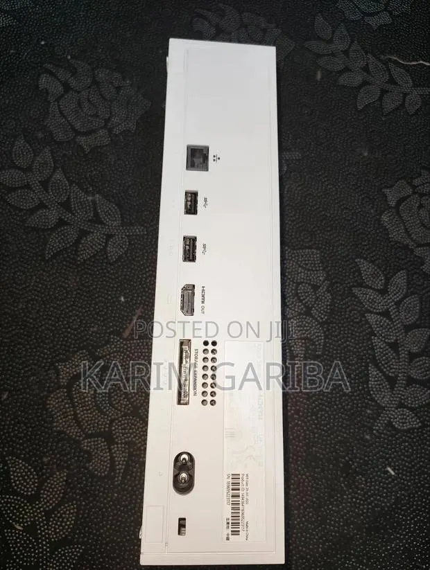Xbox Series S 1tb With Games but No Controller · Photo 1